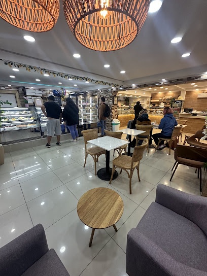 Panadería y Pasteleria Cecilia
